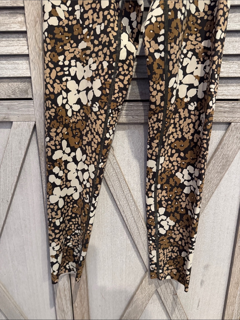 Off line By Aerie High-Waist Floral Print Leggings - Brown/Black/White SizeS/P - Picture 4 of 8
